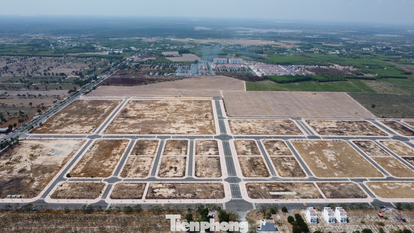 Những khu dân cư đô thị hiện hữu hình thành từ nhiều năm qua nhưng chưa có dân cư Những khu dân cư đô thị hiện hữu hình thành từ nhiều năm qua nhưng chưa có dân cư