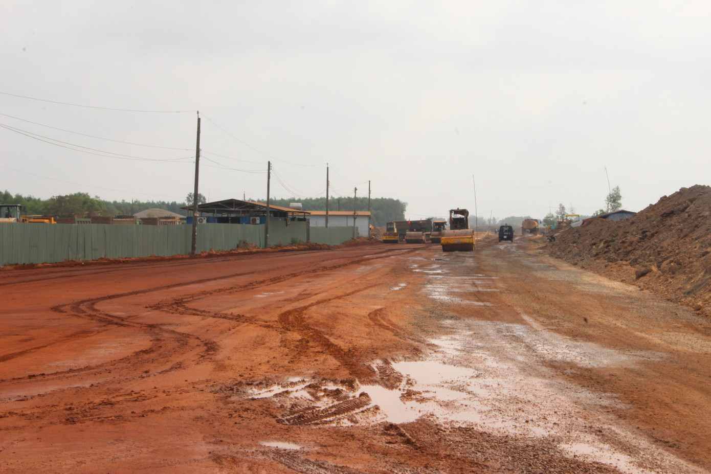 Tuyến đường T1 đang được thi công.