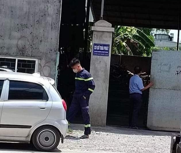 Cơ sở sản xuất giấy nơi công nhân bị tai nạn rơi vào cối xay giấy