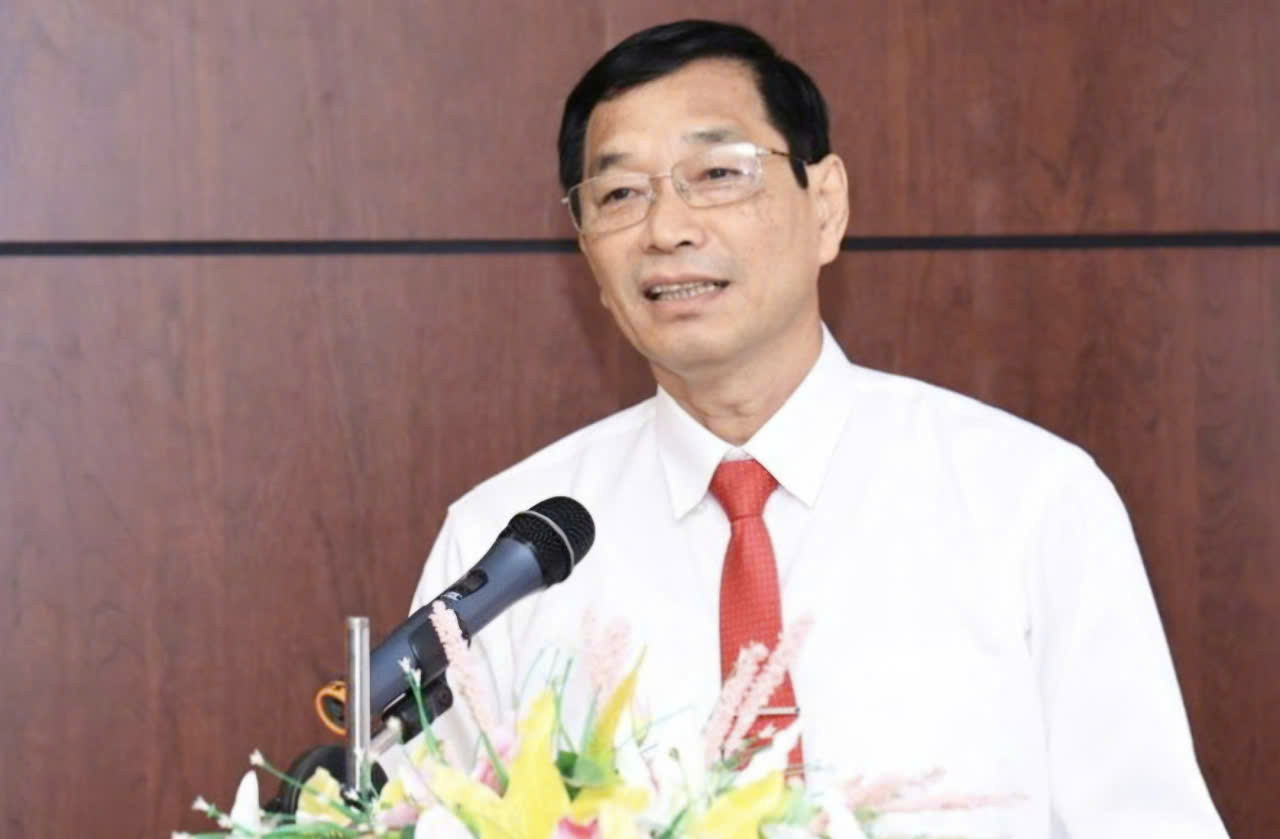 Ông Võ Văn Phi phát biểu nhận nhiệm vụ Ông Võ Văn Phi phát biểu nhận nhiệm vụ