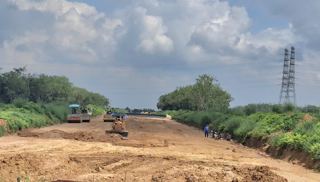 Nhà thầu triển khai thi công cao tốc Biên Hòa - Vũng Tàu đoạn qua huyện Long Thành Nhà thầu triển khai thi công cao tốc Biên Hòa - Vũng Tàu đoạn qua huyện Long Thành