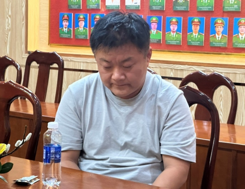 Ông FENG YONG giám đốc Công ty gỗ Bình Minh