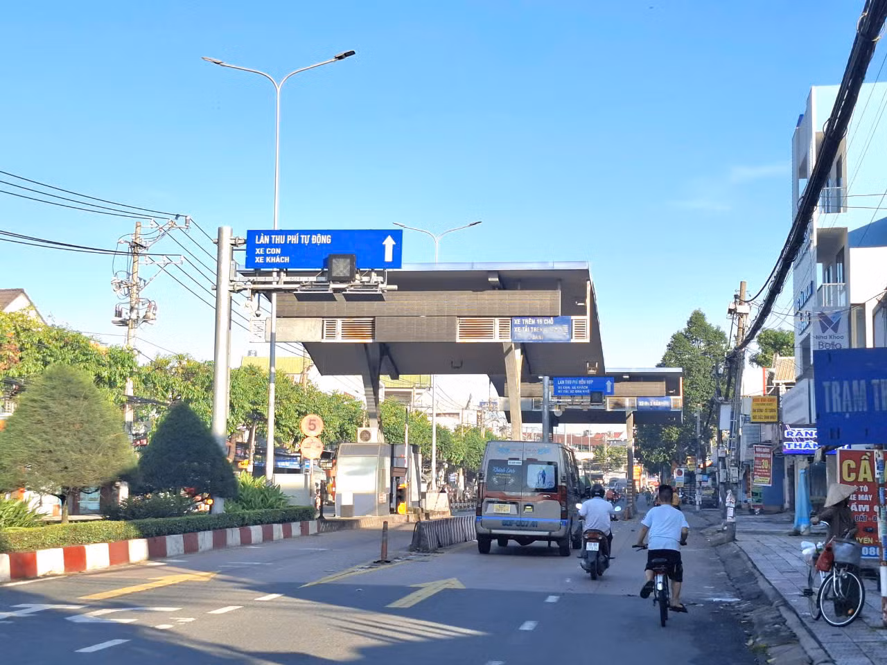 Trạm thu phí Dự án BOT đường tỉnh 768 đặt trên đường Đồng Khởi Trạm thu phí Dự án BOT đường tỉnh 768 đặt trên đường Đồng Khởi
