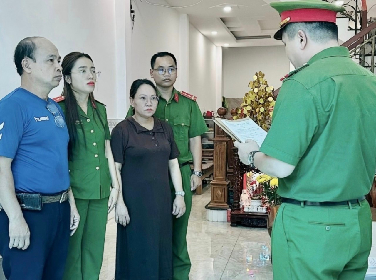 Cơ quan điều tra thực hiện lệnh khởi tố đối với bà Văn Phương Thúy