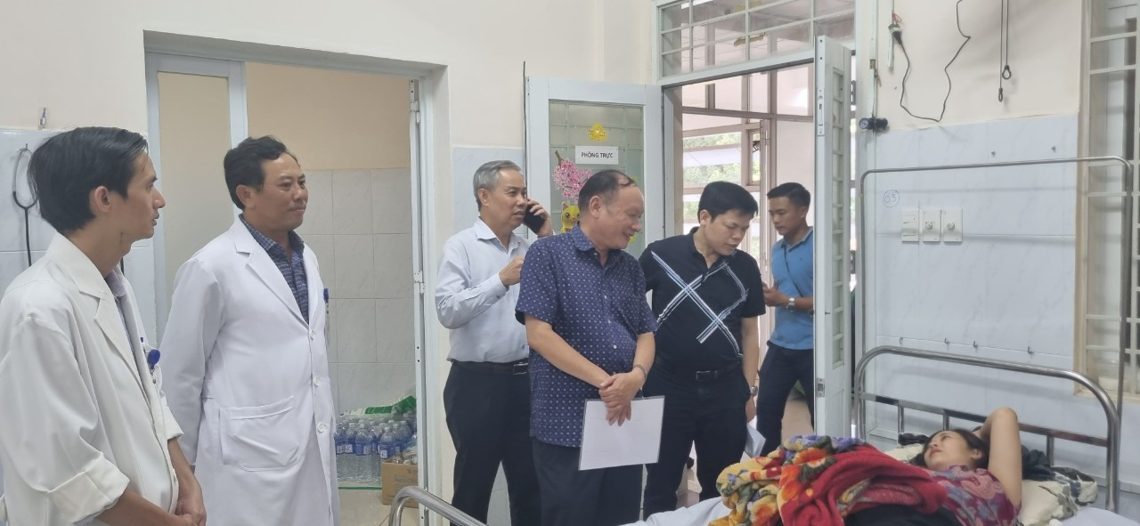 Một bệnh nhân trong vụ bị ngộ độc sau khi ăn bánh mì đang được điều trị tại Bệnh viện Đa khoa Long Khánh