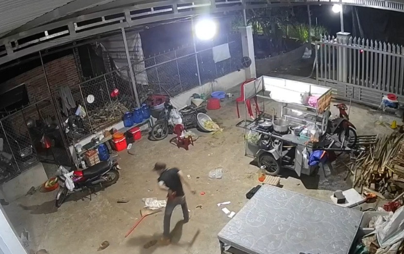 Một đối tượng có dấu hiệu bị thương rời đi sau khi gây ra vụ hỗn chiến