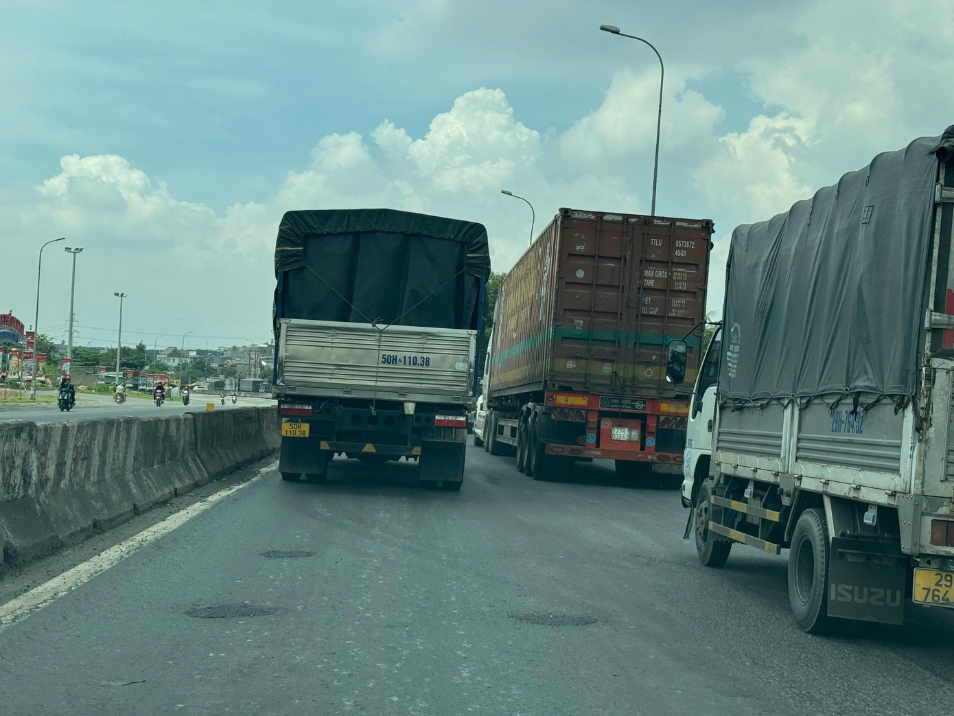 Đoạn quốc lộ 51 qua TP Biên Hòa mới được sửa chữa Đoạn quốc lộ 51 qua TP Biên Hòa mới được sửa chữa