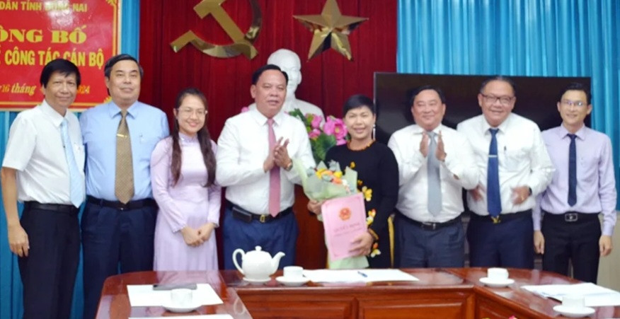 Bà Đỗ Thị Thu Hằng nhận quyết định bổ nhiệm.