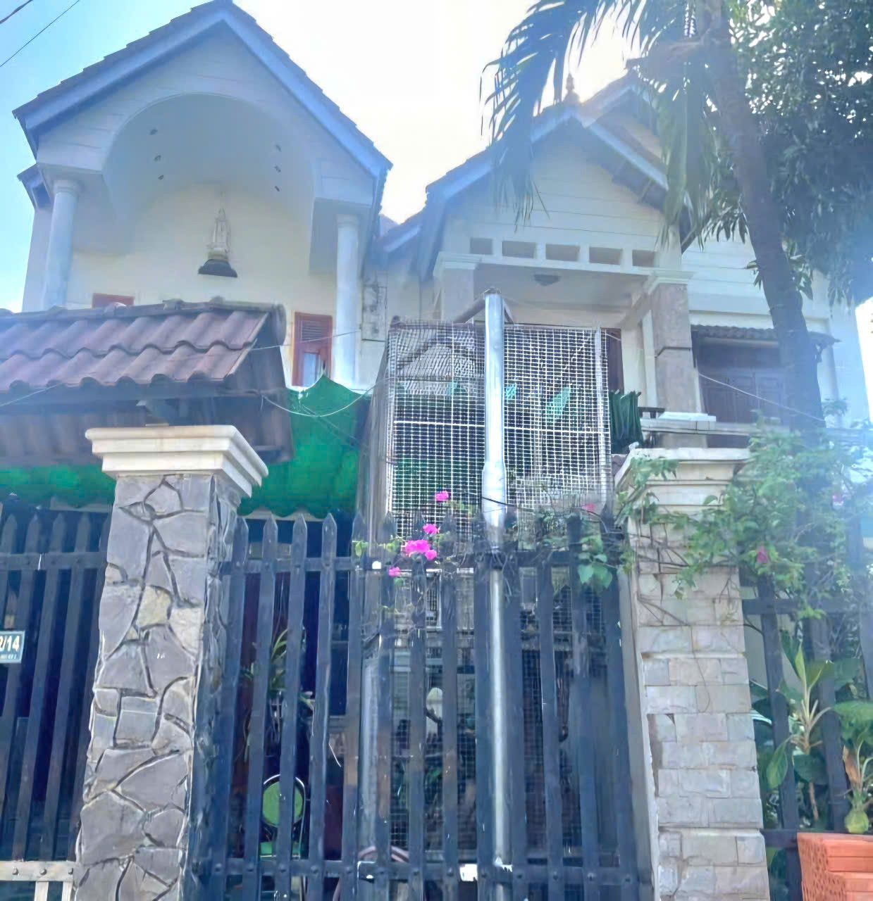 Ô tô đã được hạ xuống để đảm bảo an toàn Ô tô đã được hạ xuống để đảm bảo an toàn