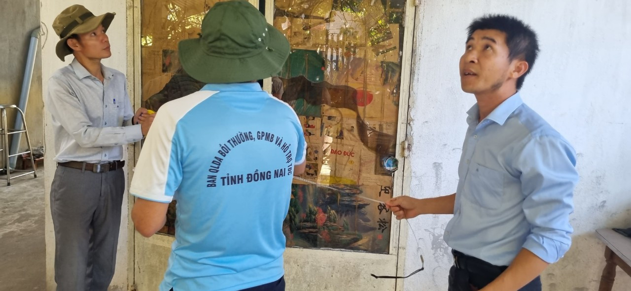 Thực hiện công tác kiểm đếm tài sản các hộ bị giải tỏa tại phường Phước Tân, TP Biên Hòa. Thực hiện công tác kiểm đếm tài sản các hộ bị giải tỏa tại phường Phước Tân, TP Biên Hòa.