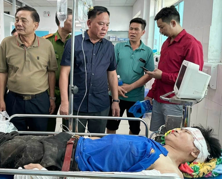 Lãnh đạo tỉnh Đồng Nai thăm hỏi nạn nhân trong vụ tai nạn đặc biệt nghiêm trọng Lãnh đạo tỉnh Đồng Nai thăm hỏi nạn nhân trong vụ tai nạn đặc biệt nghiêm trọng