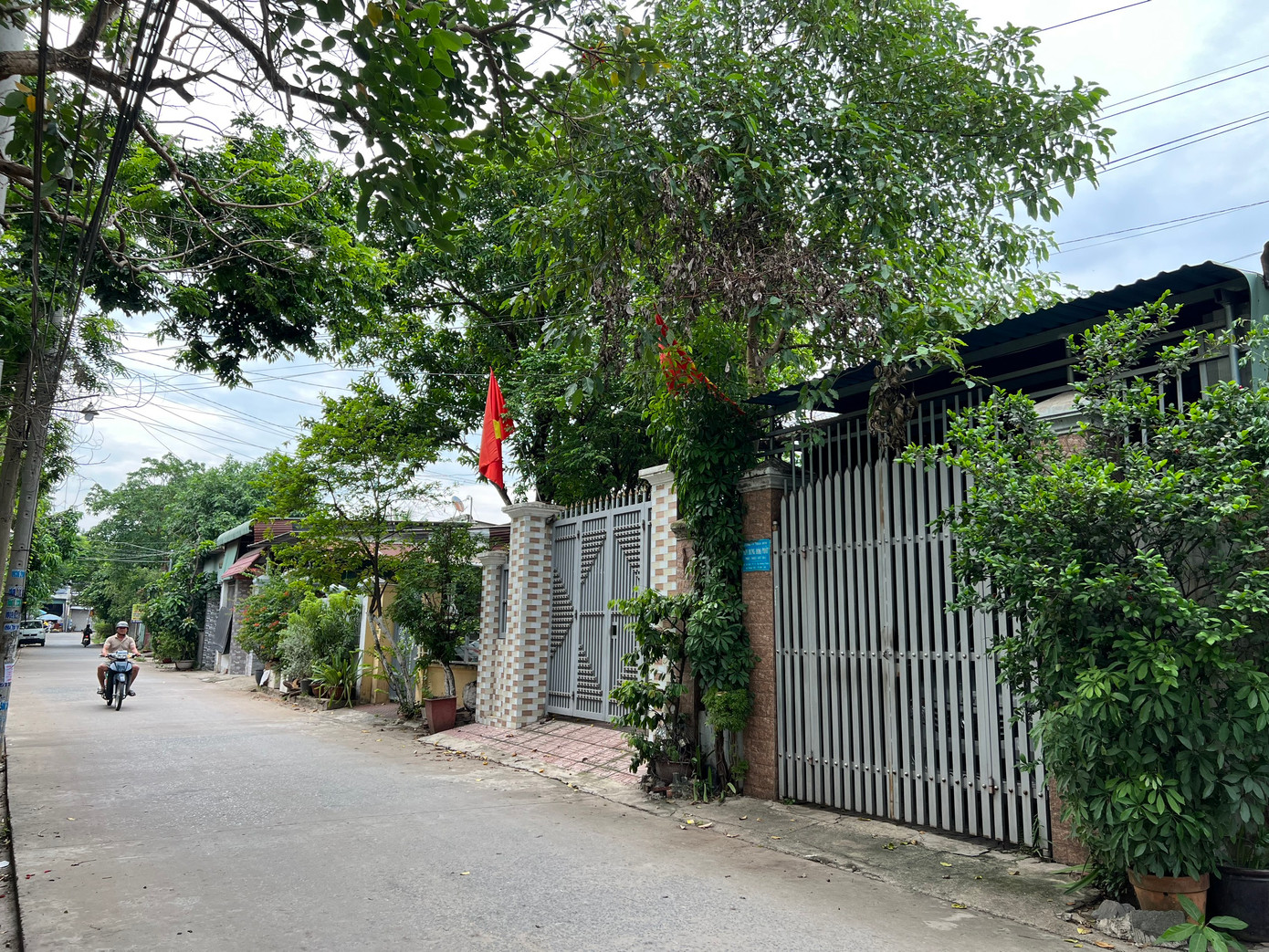 Một khu dân cư ở phường Phước Tân Một khu dân cư ở phường Phước Tân