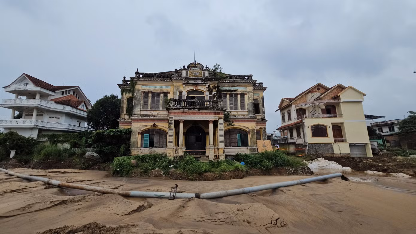 Biệt thự cổ Nhà lầu ông Phủ.