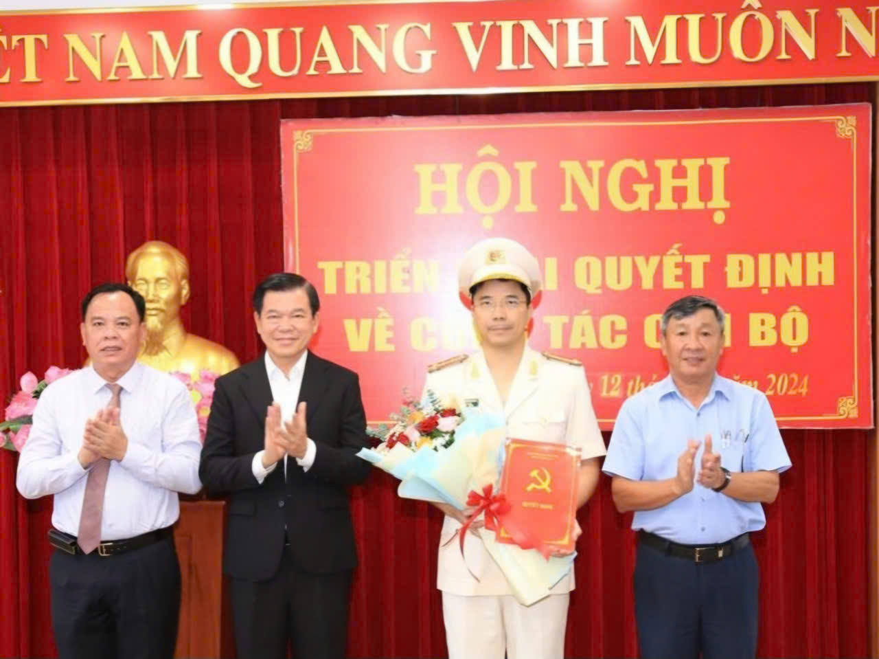 Lãnh đạo Tỉnh ủy, UBND tỉnh Đồng Nai chúc mừng đại tá Nguyễn Hồng Phong, Giám đốc Công an tỉnh Đồng Nai Lãnh đạo Tỉnh ủy, UBND tỉnh Đồng Nai chúc mừng đại tá Nguyễn Hồng Phong, Giám đốc Công an tỉnh Đồng Nai