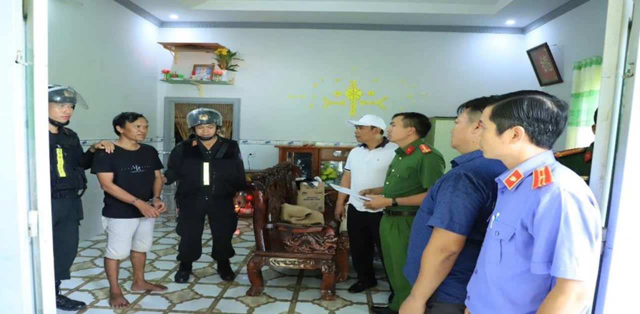 Cơ quan chức năng thực hiện bắt đối tượng Bùi Minh Trọng