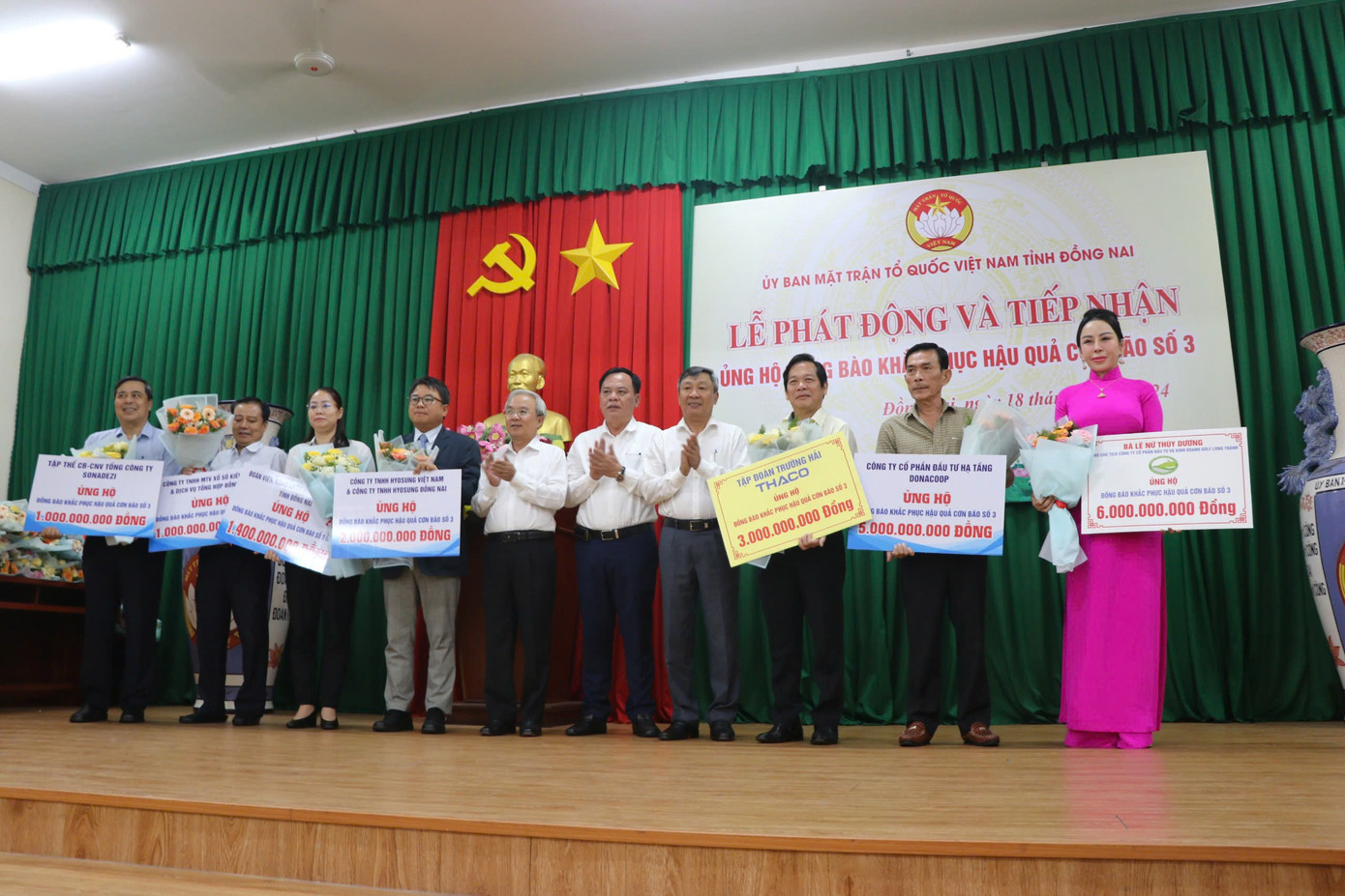 Các doanh nghiệp ủng hộ tiền giúp đồng bào miền Bắc khắc phục hậu quả bão số 3 Các doanh nghiệp ủng hộ tiền giúp đồng bào miền Bắc khắc phục hậu quả bão số 3