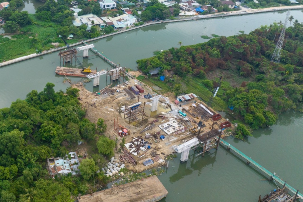 Dự án cầu Thống Nhất bị chậm tiến độ do vướng giải phóng mặt bằng