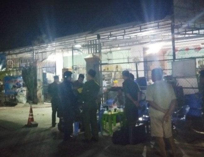 Cơ quan công an khám nghiệm hiện trường vụ án mạng Cơ quan công an khám nghiệm hiện trường vụ án mạng