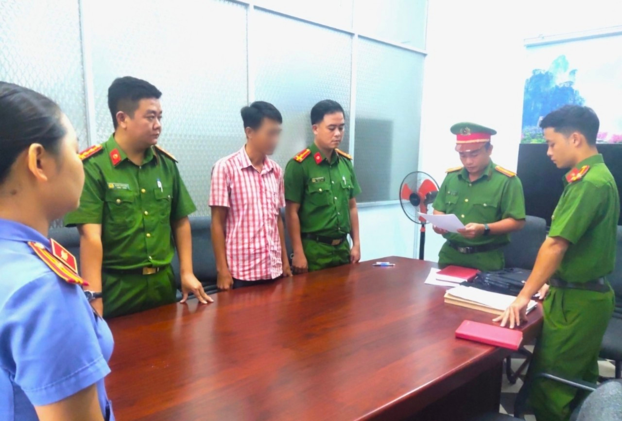 Cơ quan chức năng thực hiện lệnh khởi tố bị can Đức