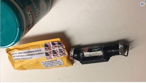 Khủng bố 'bom thư' ở Mỹ: 7 quả bom được nhồi bột và thủy tinh ảnh 1