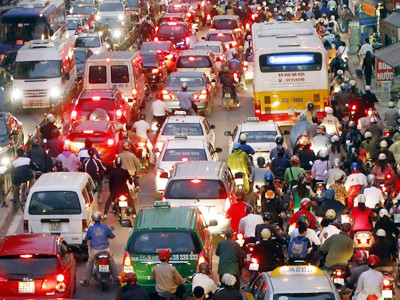 Ùn tắc ở nội đô Hà Nội Ảnh: Hồng Vĩnh