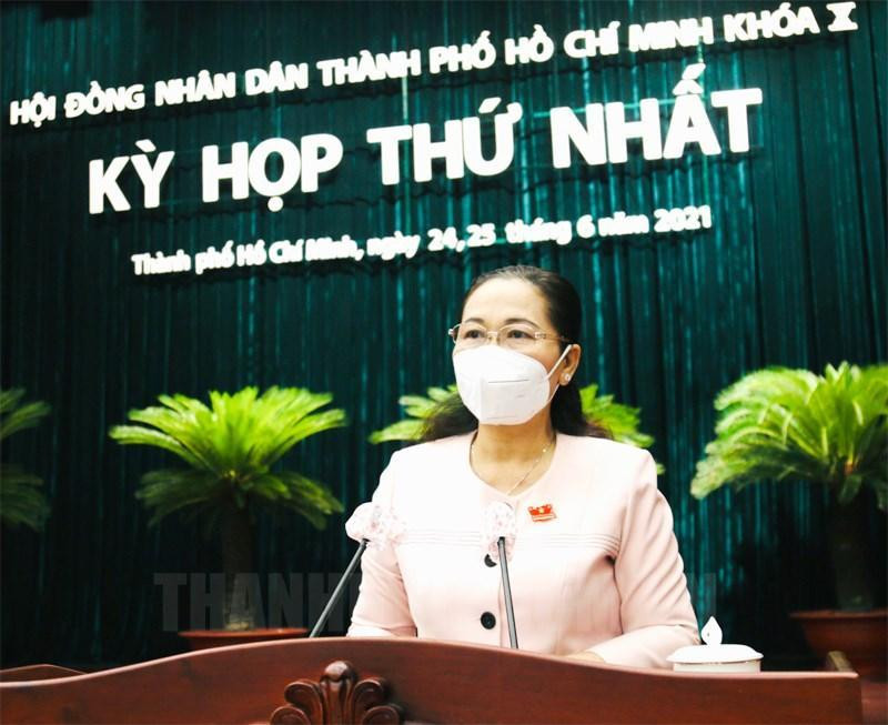 Chủ tịch UBND TPHCM nhiệm kỳ 2016 - 2021 Nguyễn Thị Lệ phát biểu tại phiên họp trù bị của kỳ họp thứ nhất sáng 23/6