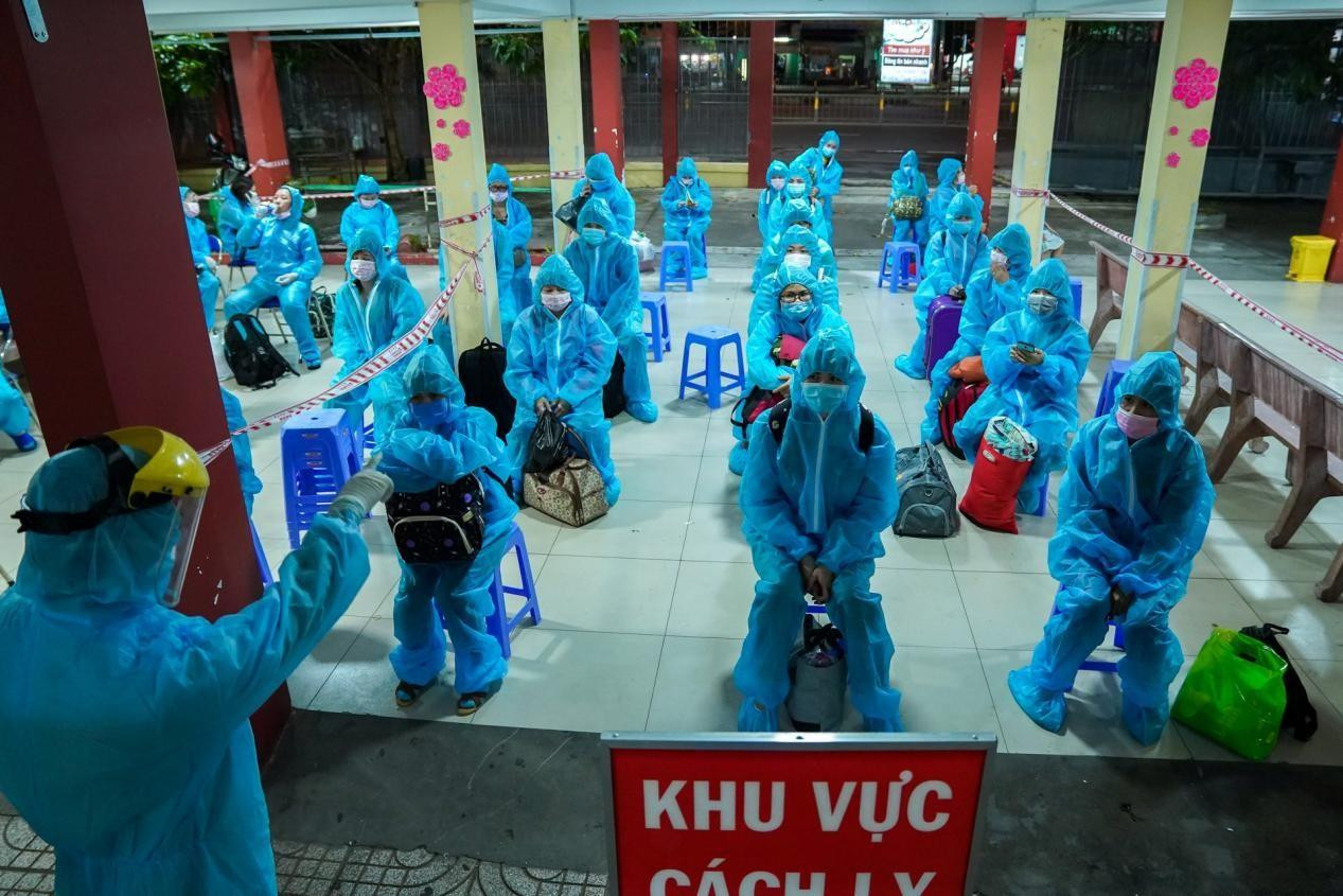 Gần 100 công nhân là F1 phải đi cách ly tập trung sau khi phát hiện F0 đầu tiên tại công ty TNHH PouYuen Việt Nam hôm 9/6 Gần 100 công nhân là F1 phải đi cách ly tập trung sau khi phát hiện F0 đầu tiên tại công ty TNHH PouYuen Việt Nam hôm 9/6