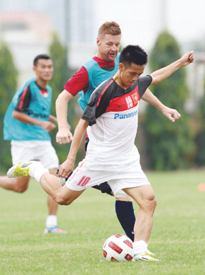 ĐTVN tích cực chuẩn bị cho AFF Cup. Ảnh: VSI