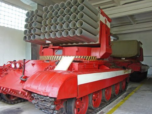 Chuyện lạ: Trung Quốc dùng pháo, xe tăng chữa cháy rừng ảnh 2