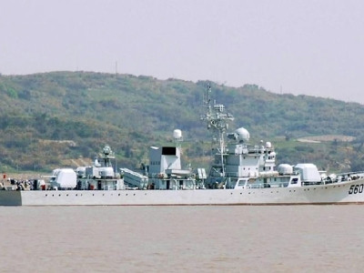 Tàu hộ vệ tên lửa 560 