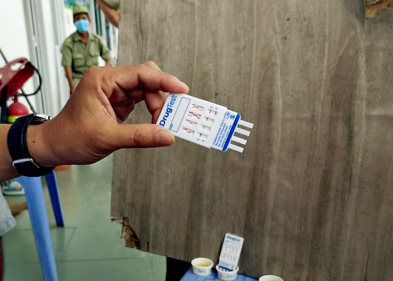 Mẫu kiểm tra chất kích thích với tài xế. Mẫu kiểm tra chất kích thích với tài xế.