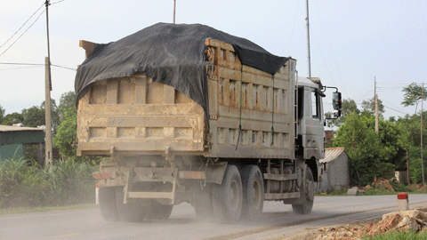 Phớt lệnh cấm, xe quá tải vẫn ‘đông như trẩy hội’ ảnh 2