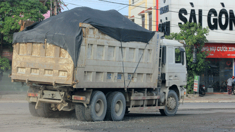 Phớt lệnh cấm, xe quá tải vẫn ‘đông như trẩy hội’ ảnh 6