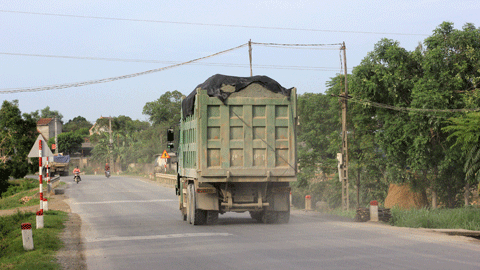 Phớt lệnh cấm, xe quá tải vẫn ‘đông như trẩy hội’ ảnh 3