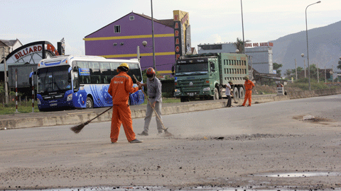 Phớt lệnh cấm, xe quá tải vẫn ‘đông như trẩy hội’ ảnh 8