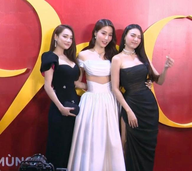 3 nữ chính của bộ phim "1990" đọ sắc tại sự kiện. 3 nữ chính của bộ phim "1990" đọ sắc tại sự kiện.