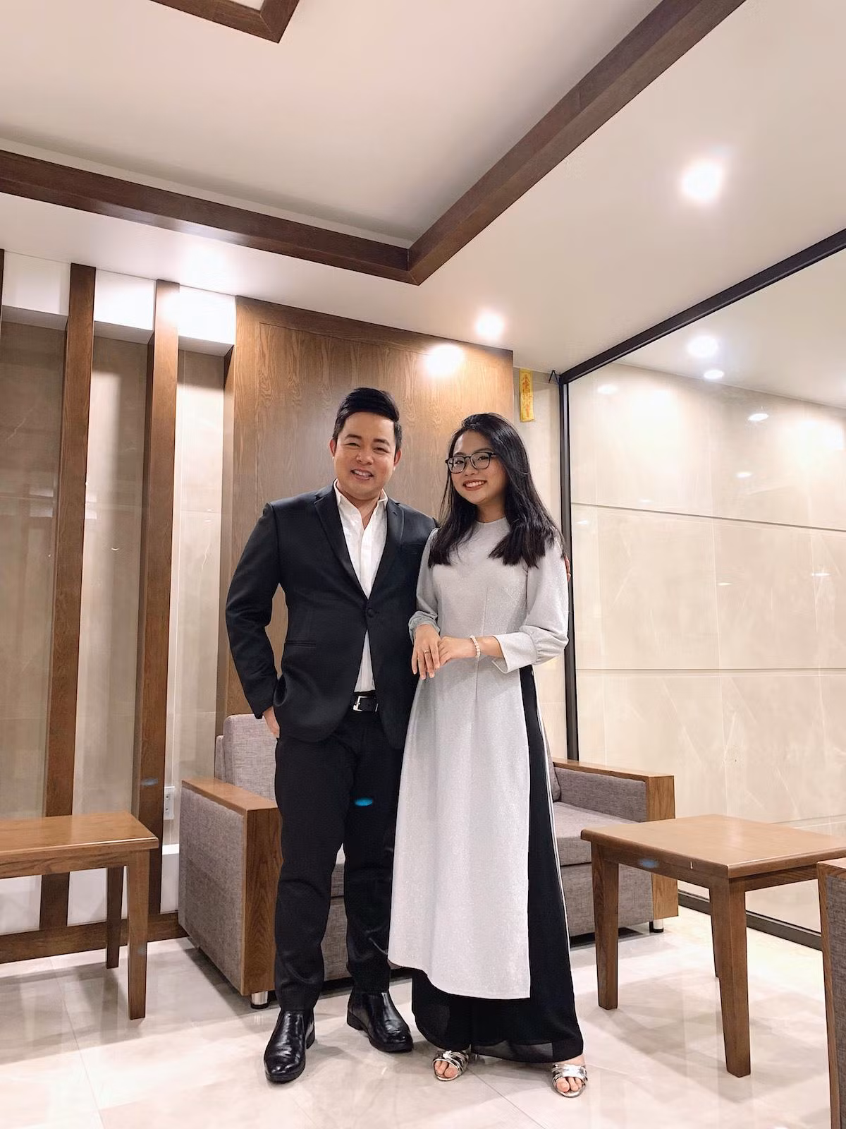 Quang Lê và con nuôi Phương Mỹ Chi vẫn thường đồng hành cùng nhau khi có cơ hội.