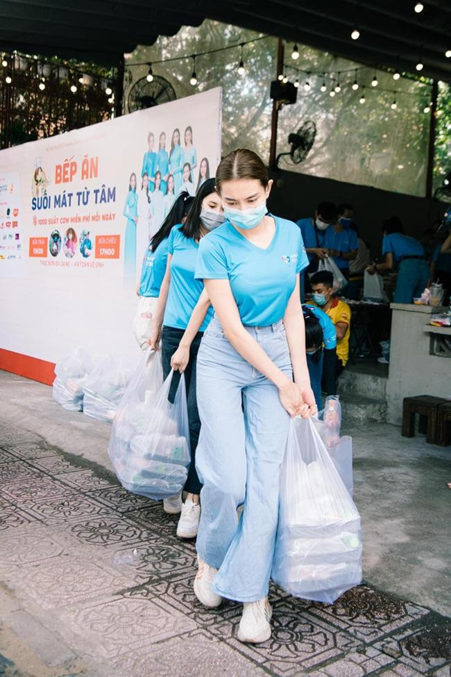 Những hình ảnh mộc mạc, ý nghĩa của Thùy Tiên được công chúng yêu mến. - Ảnh: FBNV.