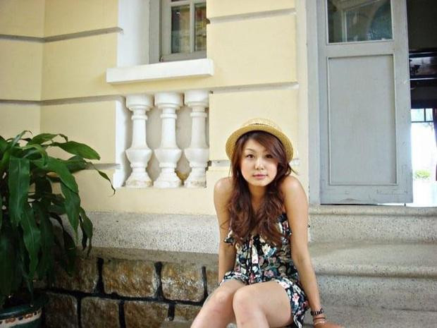 Một số cư dân mạng bày tỏ dù Thảo Nhi trong quá khứ trông dễ thương nhưng vẫn thích vẻ đẹp quyến rũ, góc cạnh của cô ở hiện tại hơn. Một số cư dân mạng bày tỏ dù Thảo Nhi trong quá khứ trông dễ thương nhưng vẫn thích vẻ đẹp quyến rũ, góc cạnh của cô ở hiện tại hơn.