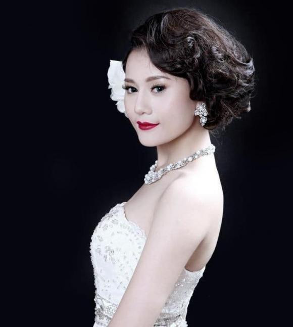 Nhan sắc có phần lạ lẫm của Phương Oanh thuở thi &quot;Nữ Hoàng Trang Sức&quot;.