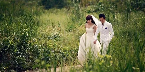 Bộ phim dù phải đối diện với nhiều tranh cãi nhưng vẫn gây sốt, được nhiều khán giả theo dõi.