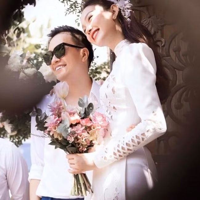 Sau 2 lần "cưới" Minh Hằng trên màn ảnh, Lương Mạnh Hải cũng trở thành phụ rể cho ông xã của "bé Heo" ở ngoài đời.