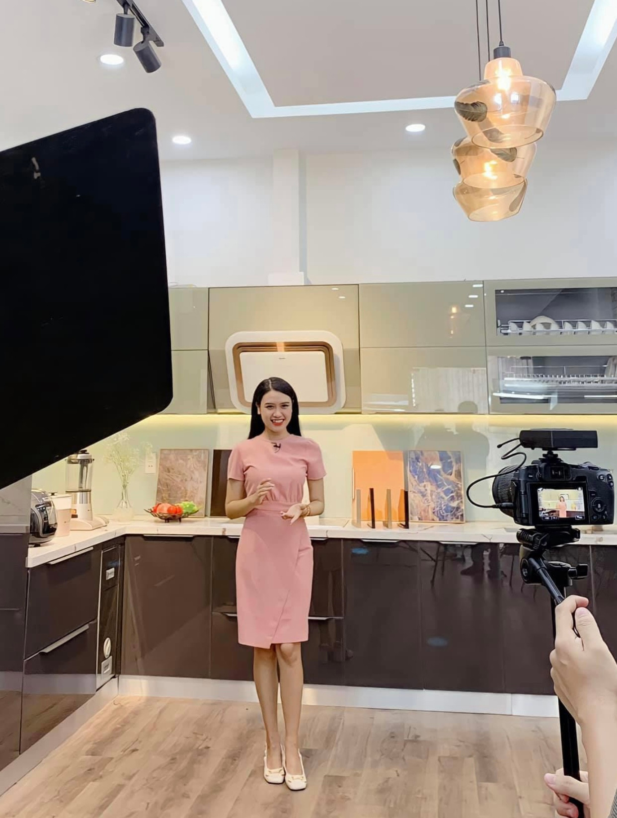 Quỳnh Nhi còn được biết đến với cái tên MC Diệu Nhi.