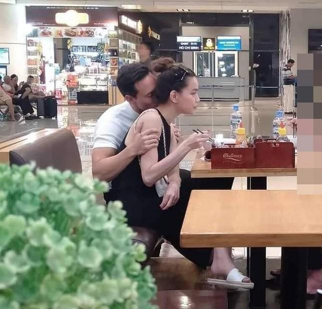 Những hình ảnh tình cảm của Hà Hồ và Kim Lý. Ảnh: FBNV Những hình ảnh tình cảm của Hà Hồ và Kim Lý. Ảnh: FBNV