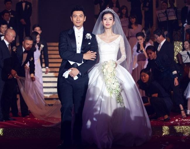 Tiếc rằng đám cưới cổ tích lại... Tiếc rằng đám cưới cổ tích lại...