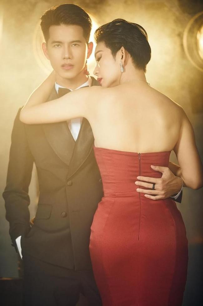 Xuân Lan tự hào về thành tích tốt của Nguyễn Minh Kha và hứa sẽ hỗ trợ anh vô thời hạn trên con đường hoạt động nghệ thuật. - Ảnh: FBNV. Xuân Lan tự hào về thành tích tốt của Nguyễn Minh Kha và hứa sẽ hỗ trợ anh vô thời hạn trên con đường hoạt động nghệ thuật. - Ảnh: FBNV.