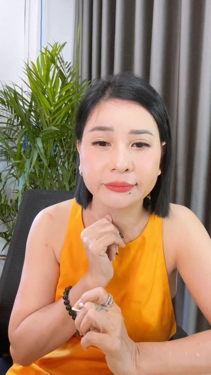 Cát Phượng lên tiếng xin lỗi ở cả livestream và...