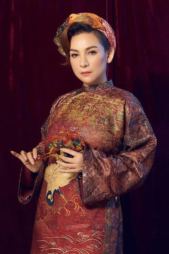 và cố ca sĩ Phi Nhung đã giúp "Bậu Ơi Đừng Khóc" chạm tới trái tim khán giả. - Ảnh: Internet và cố ca sĩ Phi Nhung đã giúp "Bậu Ơi Đừng Khóc" chạm tới trái tim khán giả. - Ảnh: Internet