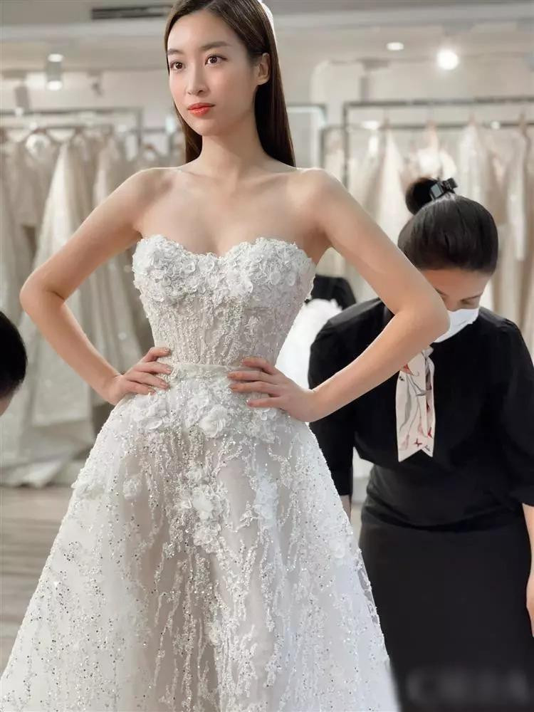 ... sẽ được Hoa hậu Đỗ Mỹ Linh lựa chọn cho hôn lễ sắp tới. ... sẽ được Hoa hậu Đỗ Mỹ Linh lựa chọn cho hôn lễ sắp tới.