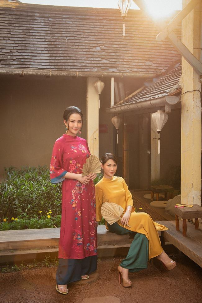 Ngọc Thanh Tâm và Primmy Trương cùng tốt nghiệp ĐH Quốc tế RMIT Việt Nam nhưng khác ngành.